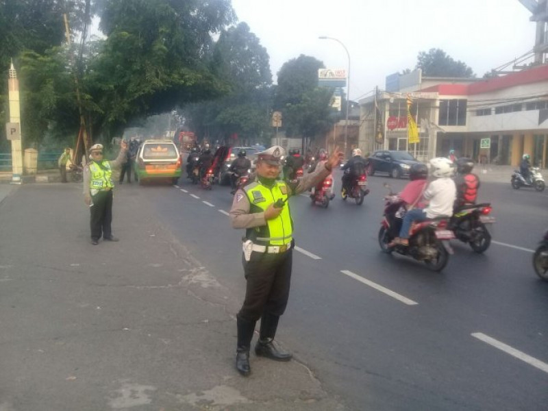 IMG-teror-melanda-anggota-personil-polsek-batu-ceper-laksanakan-pelayanan-gatur-lalin-tetap-berjalan