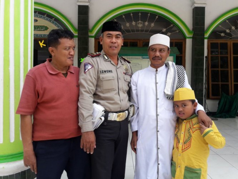 IMG-kanit-lantas-polsek-batu-ceper-laksanakan-sholat-jumat-berjamaah-keliling-di-masjid-sholahudin