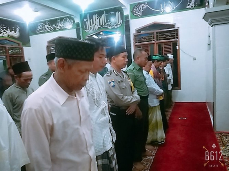 IMG-bhabinkamtibmas-polsek-cipondoh-menghadiri-acara-buka-puasa-bersama-dan-taraweh-keliling-di-mushola-raudhatul-muawanah