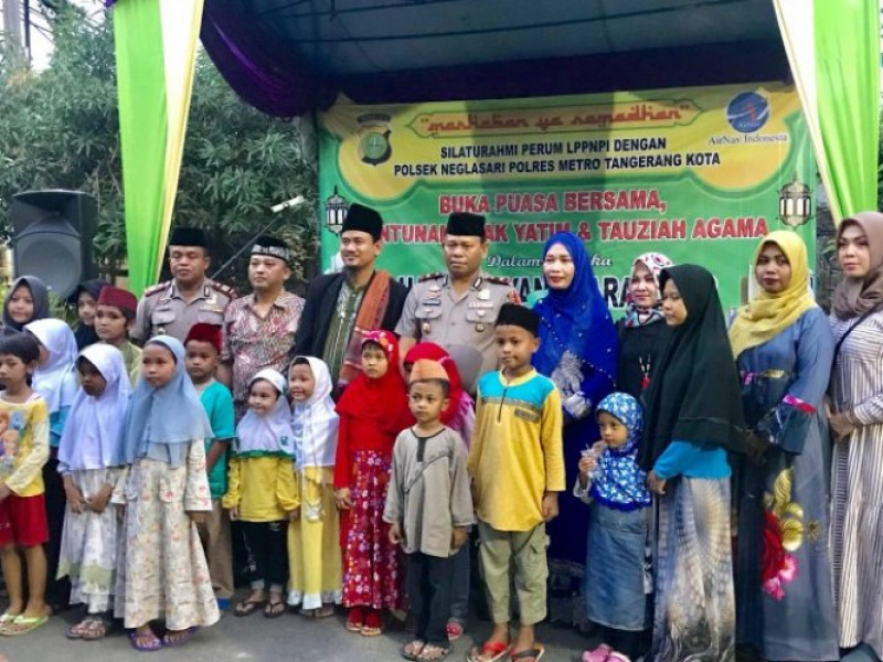 IMG-silaturahmi-lppnpi-dengan-polsek-neglasari-gelar-buka-puasa-bersama-dan-santunan-anak-yatim-piatu