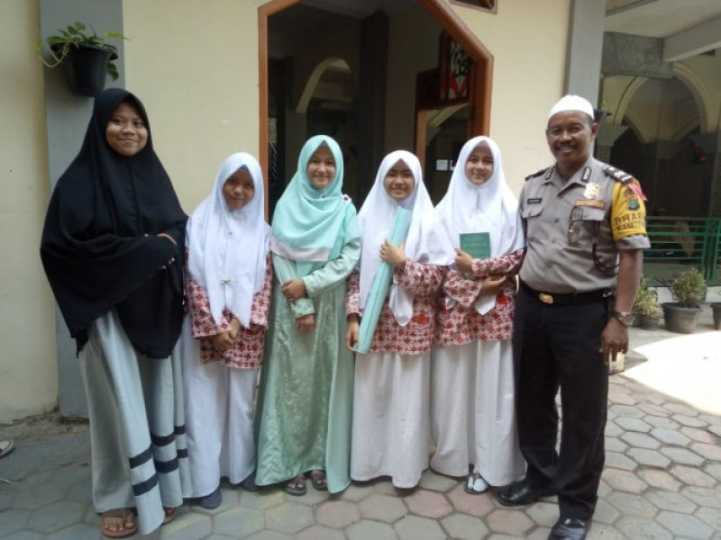 IMG-ailtu-sukarno-laksanakan-kunjungan-sambang-ke-sekolah-sma-muhammadiyah-2-cipondoh