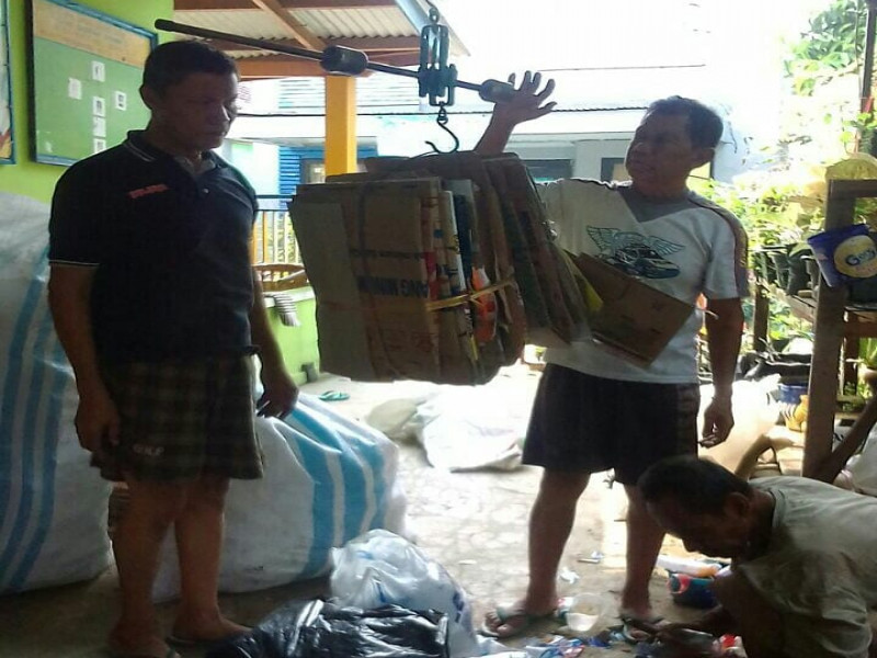 IMG-warga-suka-asih-kelola-sampah-melalui-bank-sampah