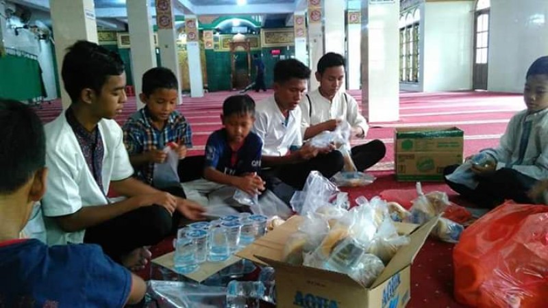 IMG-jumat-berkah-di-masjid-wihdatul-ummah