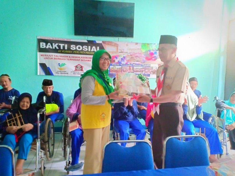 IMG-ukm-eksis-karawaci-berbagi-untuk-ingatkan-diri