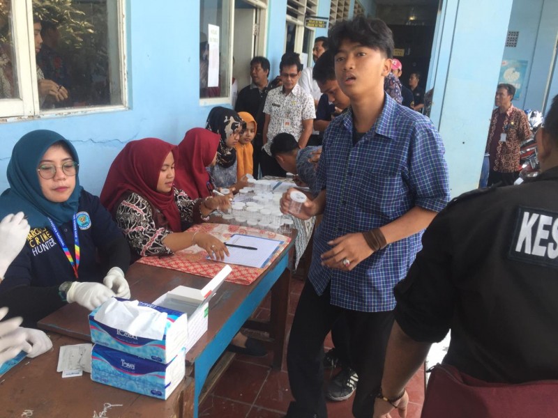 IMG-kesbangpol-kota-tangerang-tes-urin-siswa-smk