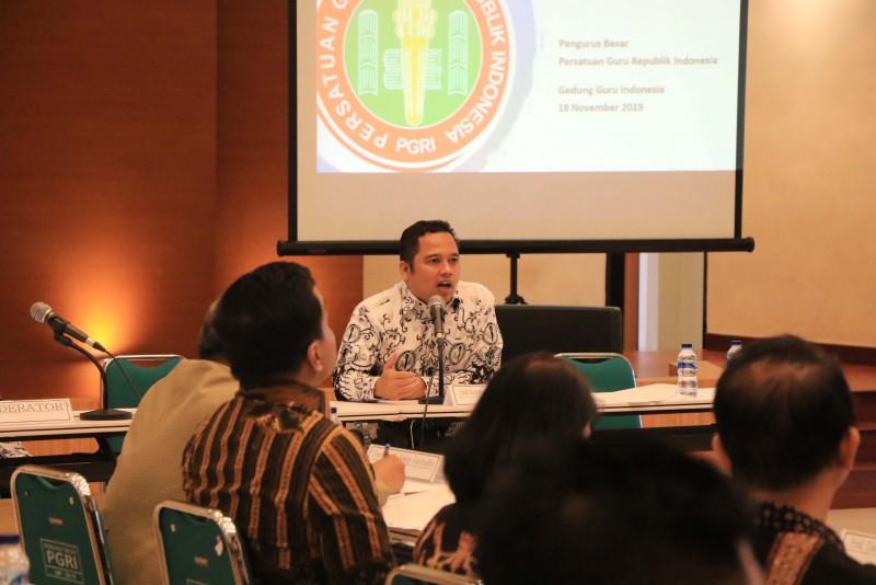 IMG-jadi-narasumber-diskusi-wali-kota-sampaikan-program-pendidikan-kota-tangerang