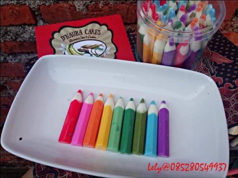 IMG-manisnya-pensil-krayon-cokelat-rainbow