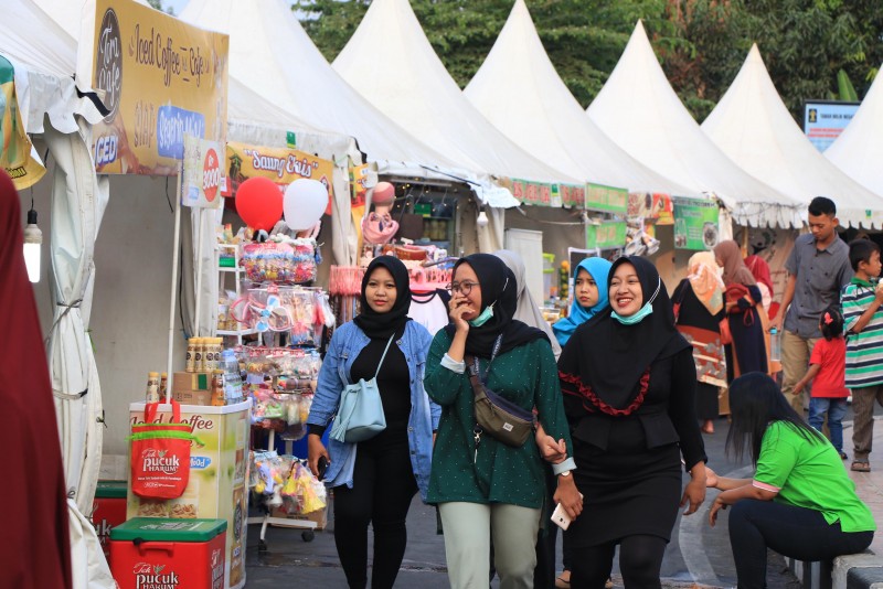 IMG-aneka-bazar-busana-muslim-dan-kuliner-meriahkan-festival-al-a-zhom