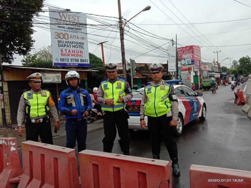 IMG-dampak-banjir-dishub-tangerang-rekayasa-lalu-lintas