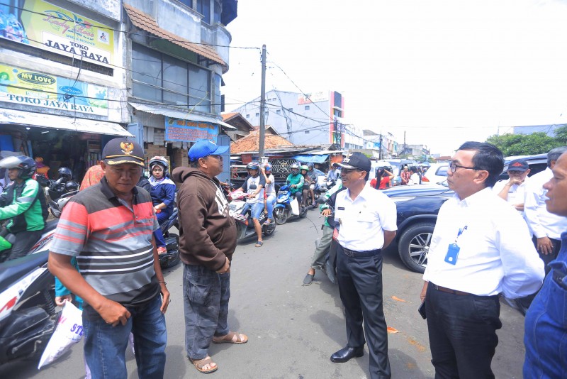 IMG-awali-tahun-baru-2019-sachrudin-sidak-penataan-pkl