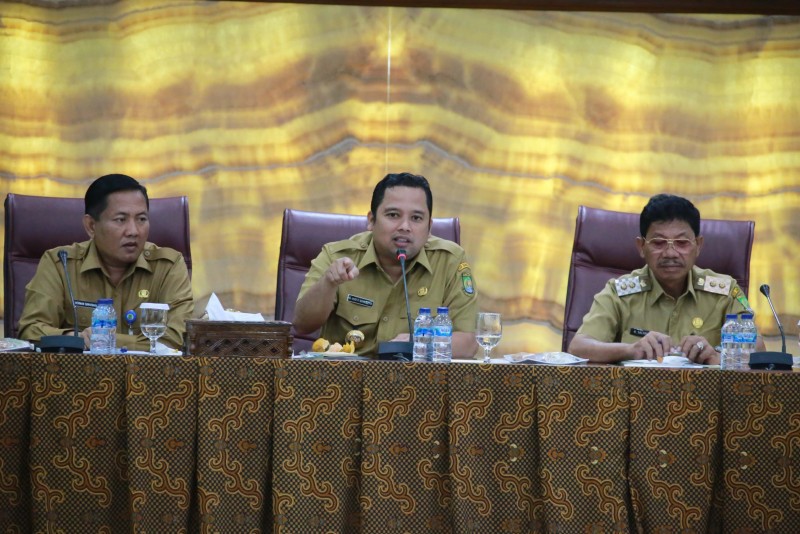 IMG-rapat-evaluasi-walikota-layani-masyarakat-dengan-sepenuh-hati