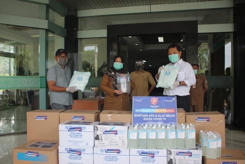 IMG-bantuan-untuk-covid-19-terus-mengalir