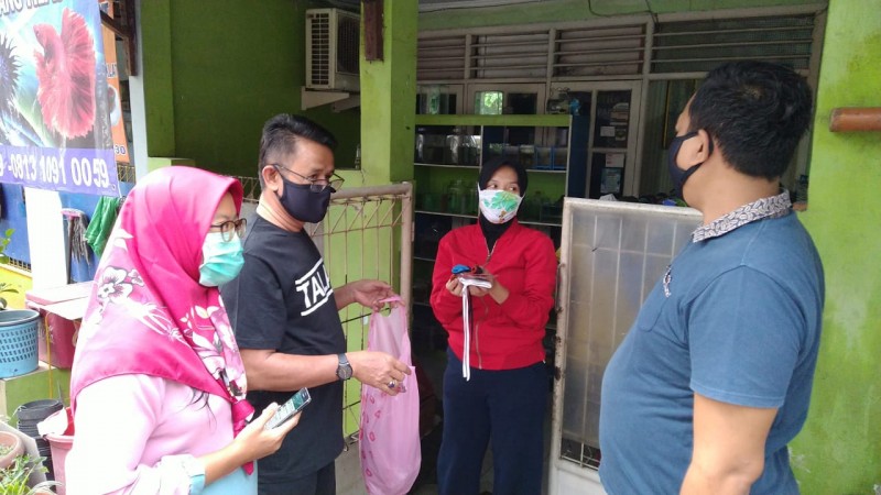 IMG-ikuti-imbauan-pengurus-rt-bagikan-masker