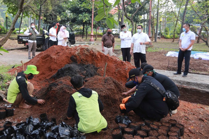 IMG-lakukan-pembibitan-secara-mandiri-pemkot-manfaatkan-potensi-yang-ada