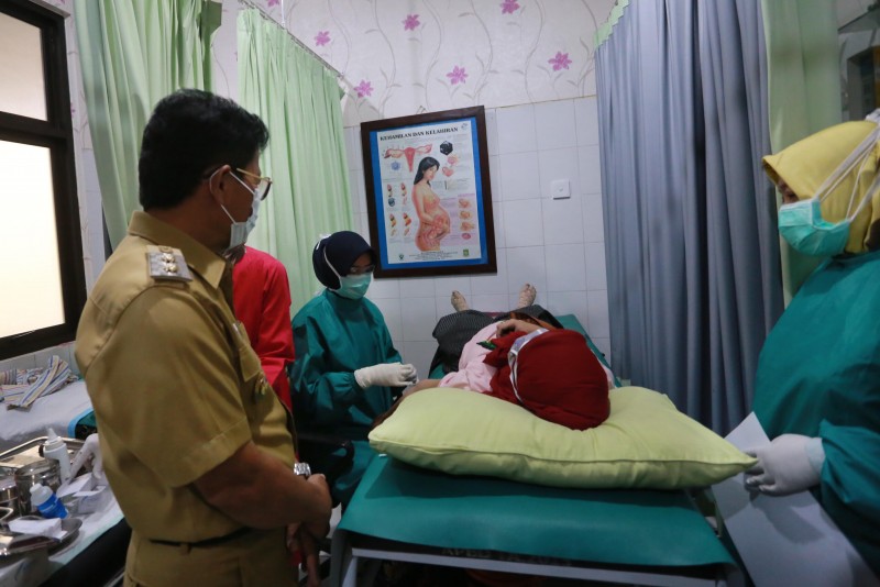 IMG-harganas-pemkot-gelar-pelayanan-akseptor-kb