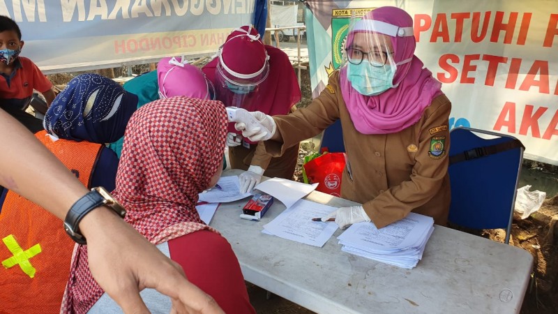 IMG-rapid-test-massal-di-pasar-sipon-cipondoh