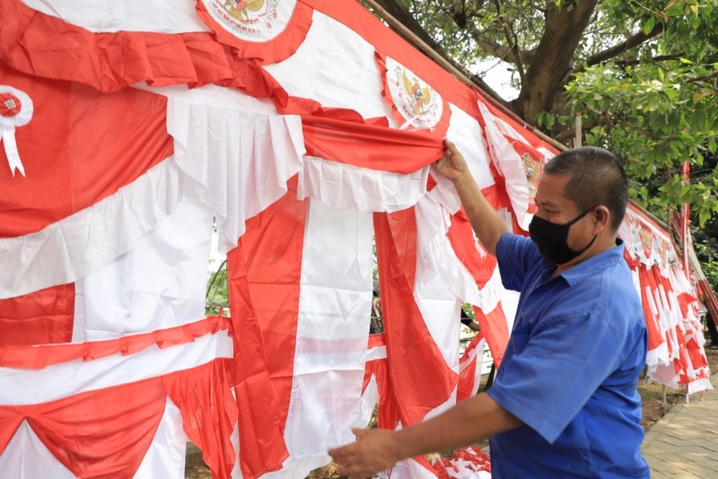 IMG-semangat-mengais-berkah-hut-ri-di-tengah-pandemi