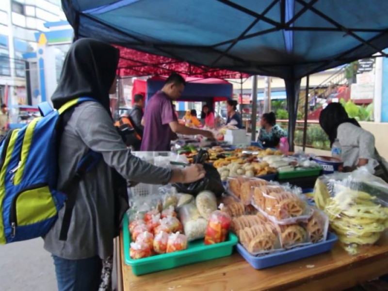 IMG-menu-takjil-ramadhan-semarakkan-kawasan-pasar-lama