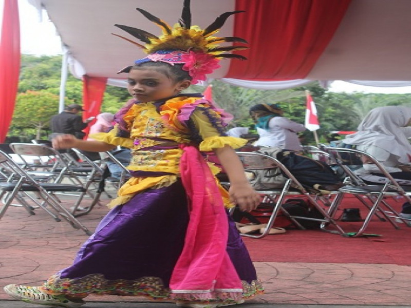 IMG-asyiknya-ikut-lomba-tari-lenggang-cisadane