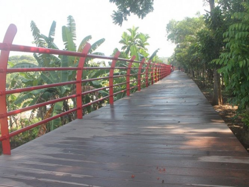 IMG-flying-deck-percantik-bantaran-sungai-cisadane