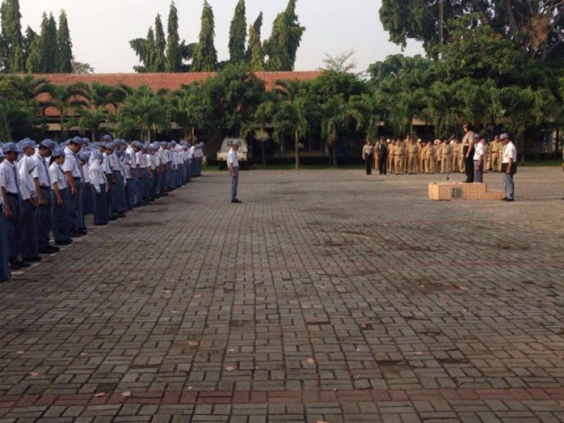 IMG-sambut-hut-polwan-akbp-jani-hidayatin-himbau-siswa-jauhi-tawuran-dan-narkoba-saat-menjadi-pembina-upacaran-di-smkn-2-tangerang