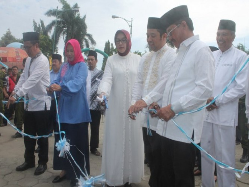 IMG-gubernur-hanya-al-azhom-yang-punya-festival