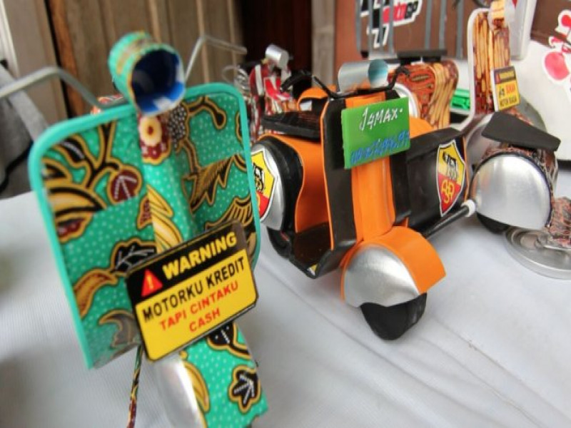 IMG-dari-sampah-terbuatlah-miniatur-vespa