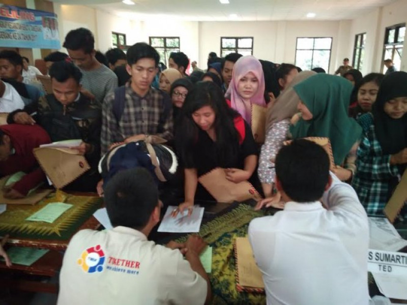 IMG-warga-antusias-hadiri-job-fair-keliling-di-jatiuwung