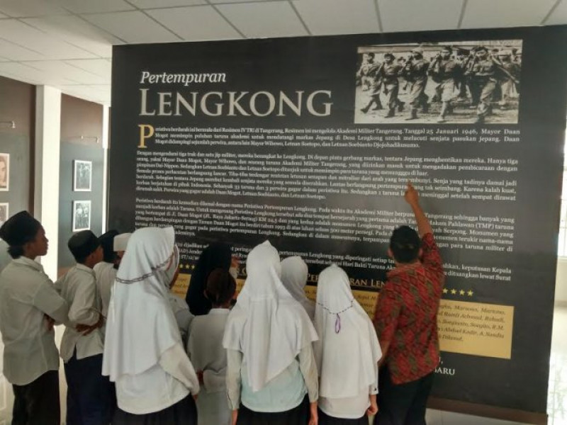 IMG-edukasi-perang-lengkong-di-museum-juang-taruna