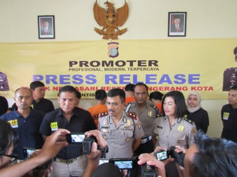 IMG-polisi-polsek-neglasari-tangkap-pengedar-sabu