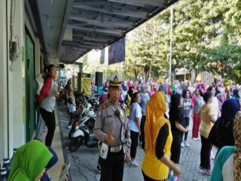 IMG-kanit-lantas-polsek-cipondoh-pimpin-pengamanan-car-free-day