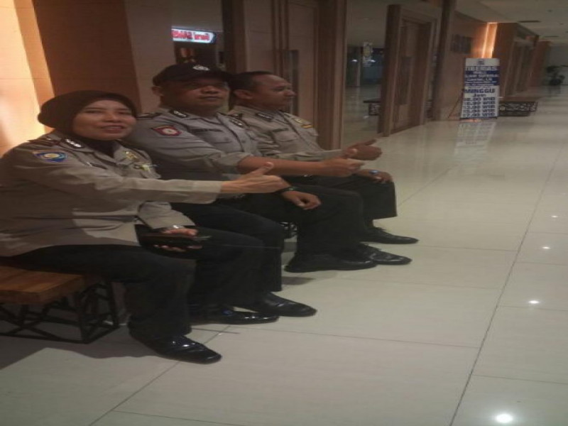IMG-ciptakan-rasa-kondusif-dan-damai-polsek-cipondoh-amankan-perayaan-paskah-di-alam-sutera