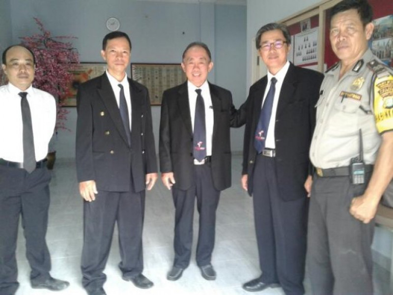 IMG-jajaran-polsek-cipondoh-amankan-perayaan-paskah-di-gbi-cluster-flamboyan