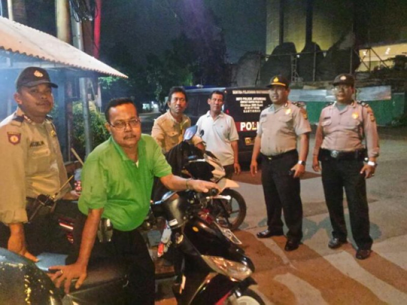 IMG-antisipasi-kejahatan-jajaran-polsek-jatiuwung-laksanakan-patroli-mobile-dan-dialogis
