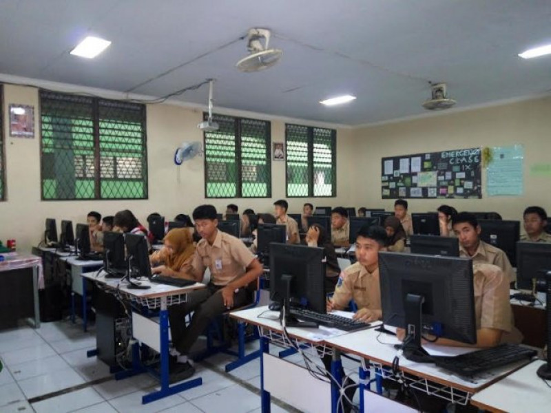 IMG-un-online-di-smp-negeri-3-siswa-lebih-santai-kerjakan-soal