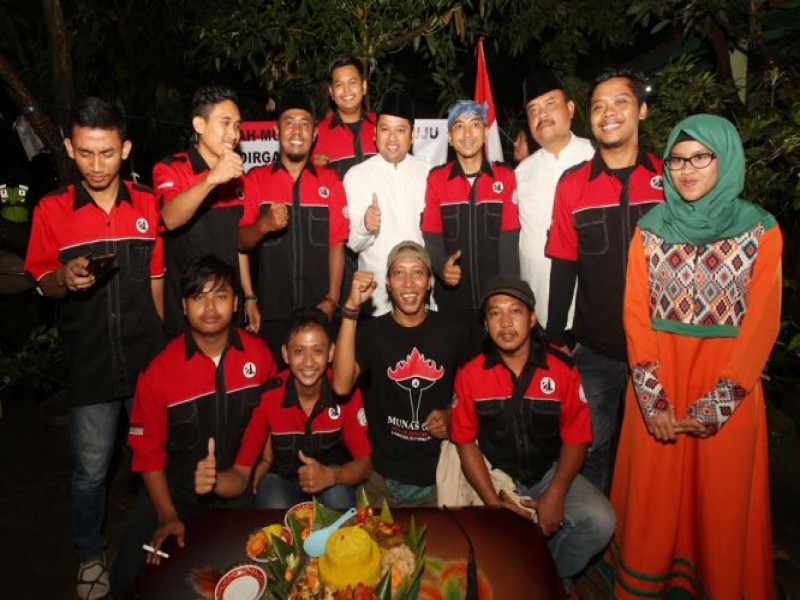 IMG-rayakan-hut-ke-17walikota-nyanyi-bareng-komunitas-oi