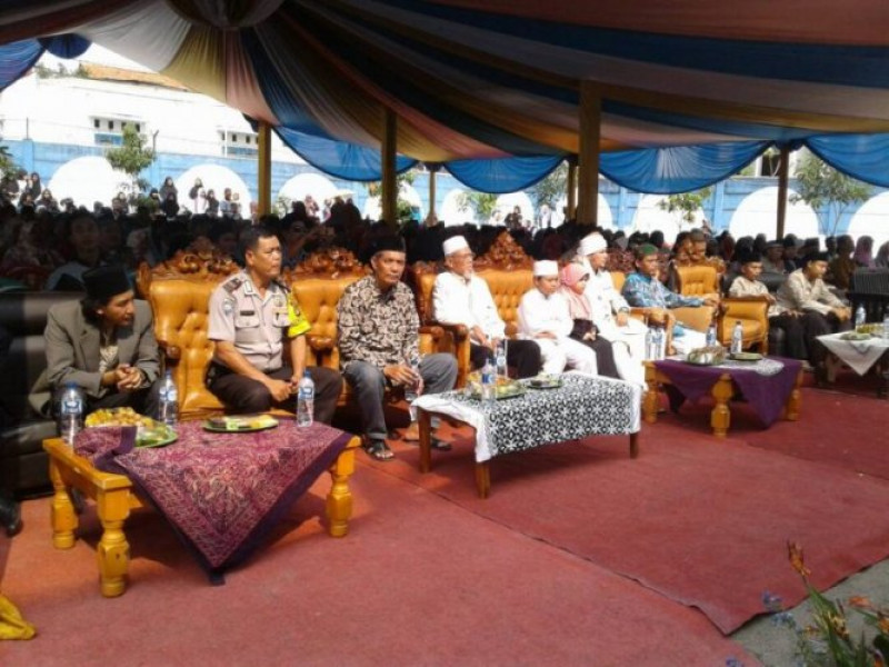 IMG-bhabinkamtibmas-polsek-cipondoh-hadiri-wisuda-siswi-di-sma-ibadurrahman