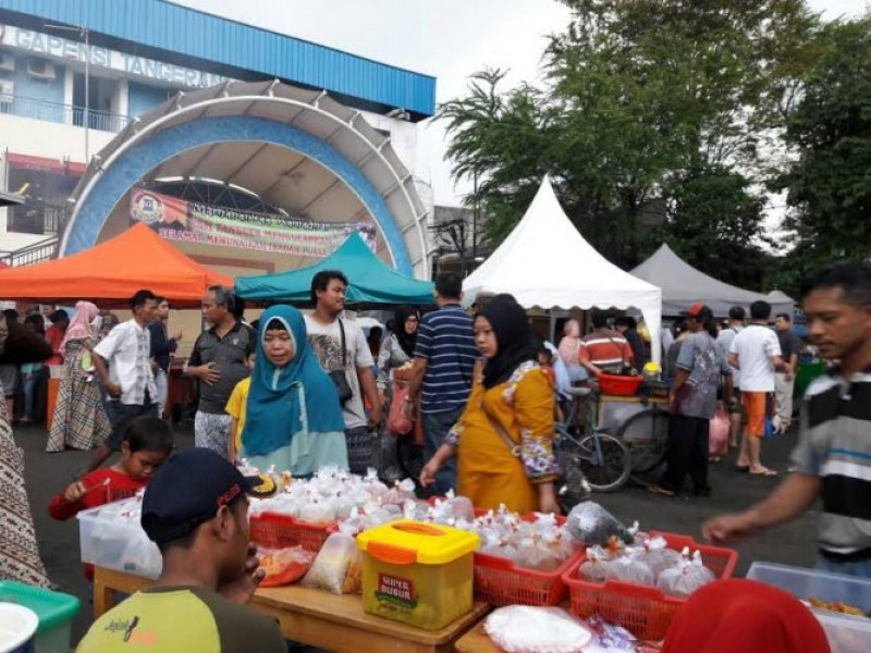 IMG-berburu-takjil-di-sentra-kulinernya-kota-tangerang