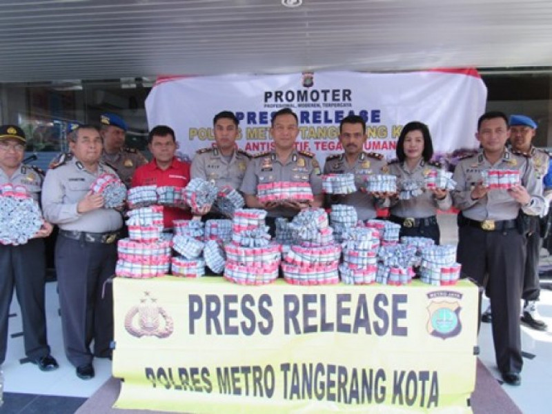 IMG-3-polsek-jajaran-restro-tangerang-sita-puluhan-ribu-petasan