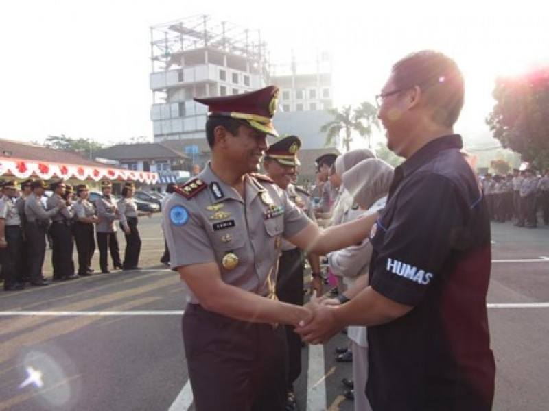 IMG-polres-metro-tangerang-selenggarakan-upacara-corp-rapor