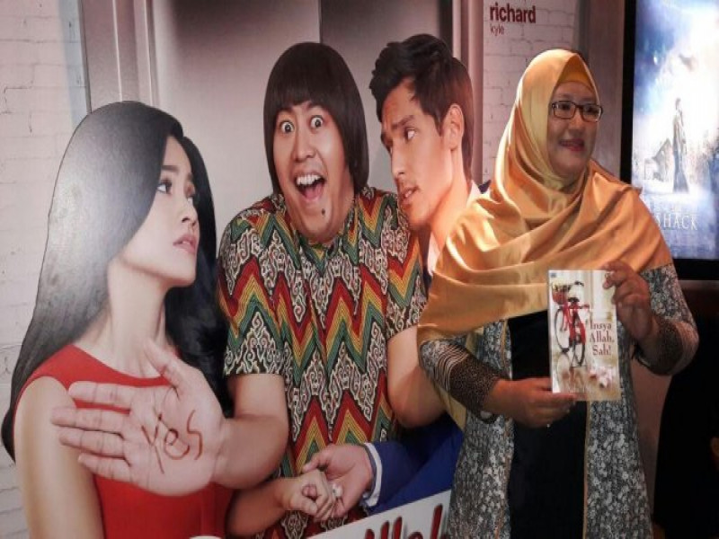 IMG-achi-tm-penulis-novel-insya-allah-sah-asal-kota-tangerang-yang-karyanya-di-filmkan