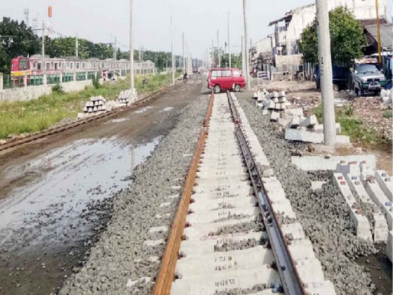 IMG-rel-kereta-bandara-mulai-dipasang-di-tanah-tinggi