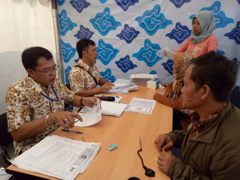 IMG-baru-dibuka-stand-disdukcapil-dipadati-warga