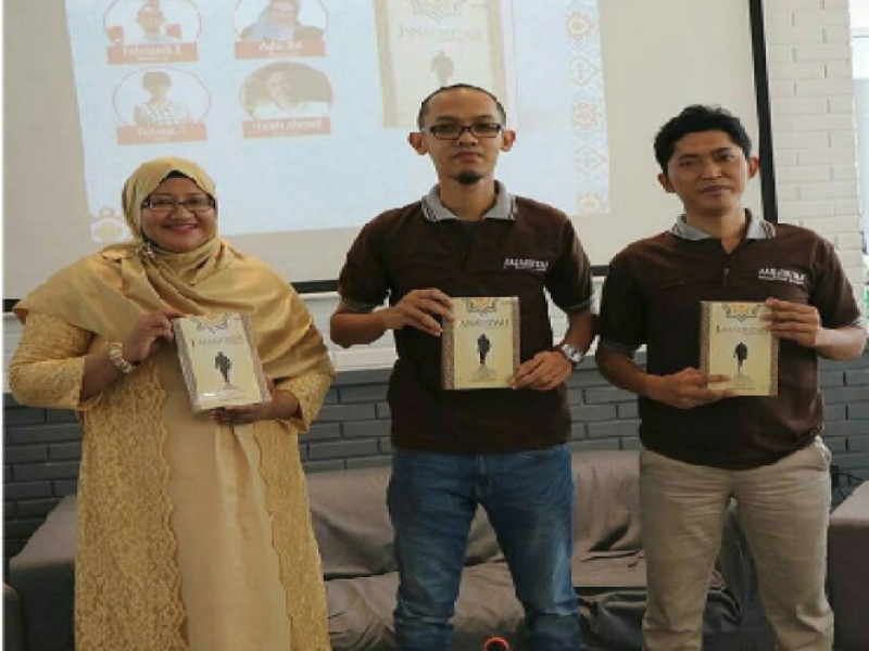 IMG-penulis-dari-cimone-achi-tm-luncurkan-novel-baru