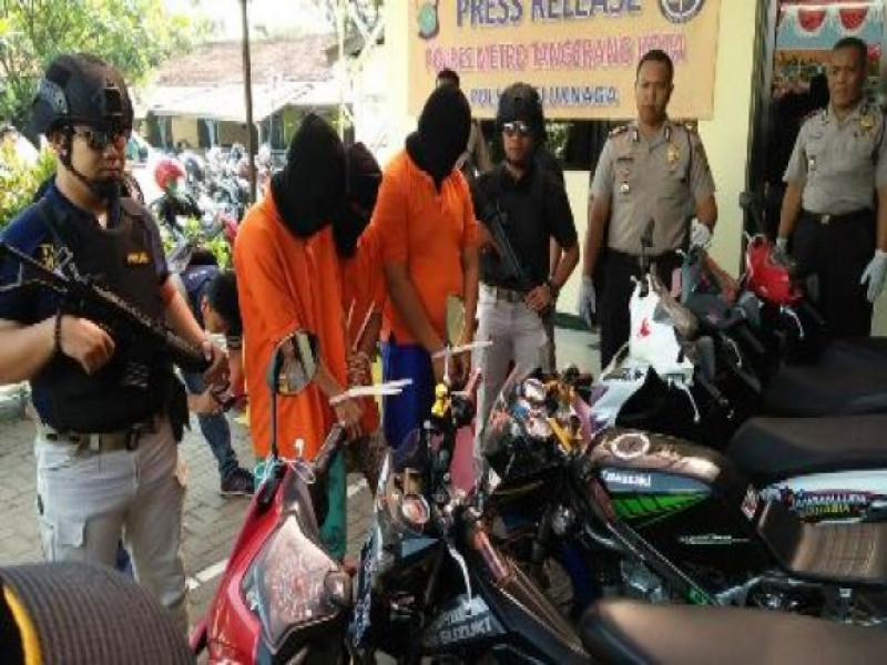 IMG-18-kali-beraksi-komplotan-specialis-pencuri-motor-dibekuk-polisi