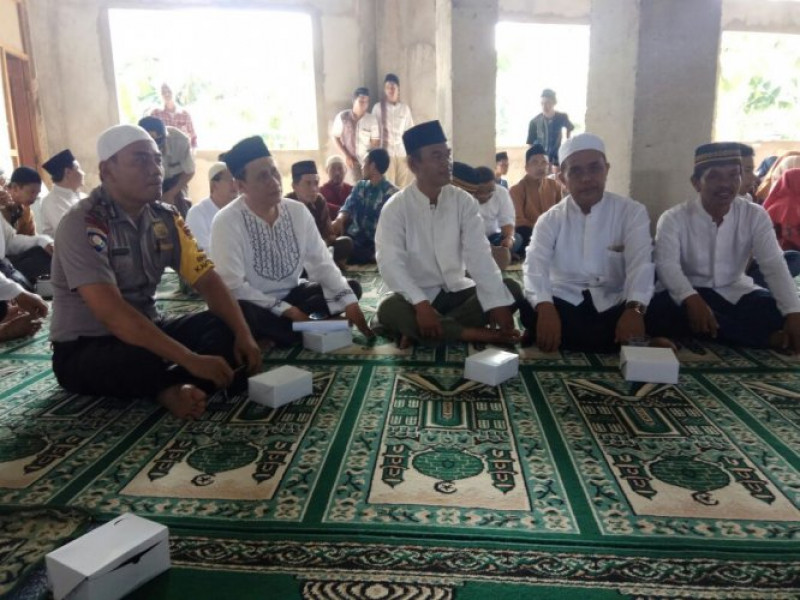 IMG-bhabinkamtibmas-kelurahan-tajur-menghadiri-giat-pengajian-bulanan-ibu-ibu-di-masjid-al-qobil