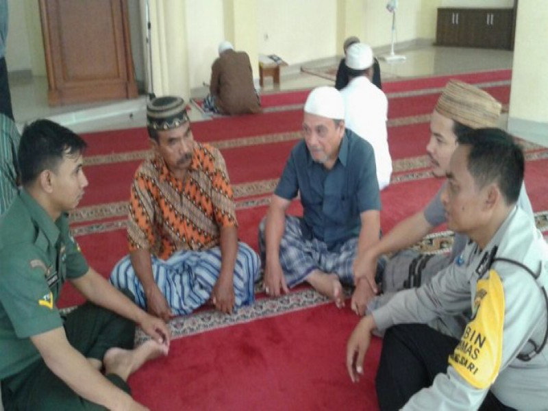 IMG-lewat-program-cinta-masjid-binmas-dan-babinsa-kelurahan-karangsari-himbau-warganya