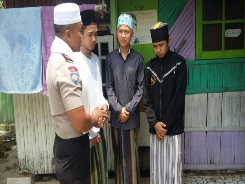 IMG-polsantren-binmas-kelurahan-cibodas-sambang-dialogis-dengan-santri-di-ponpes-al-hifayatul-mubtadiin