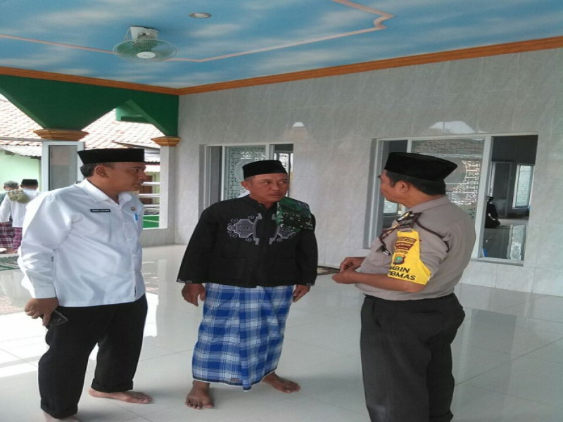 IMG-safari-jumat-bhabinkamtibmas-kelurahan-kedaung-baru-mempererat-tali-silaturahmi-dengan-warganya