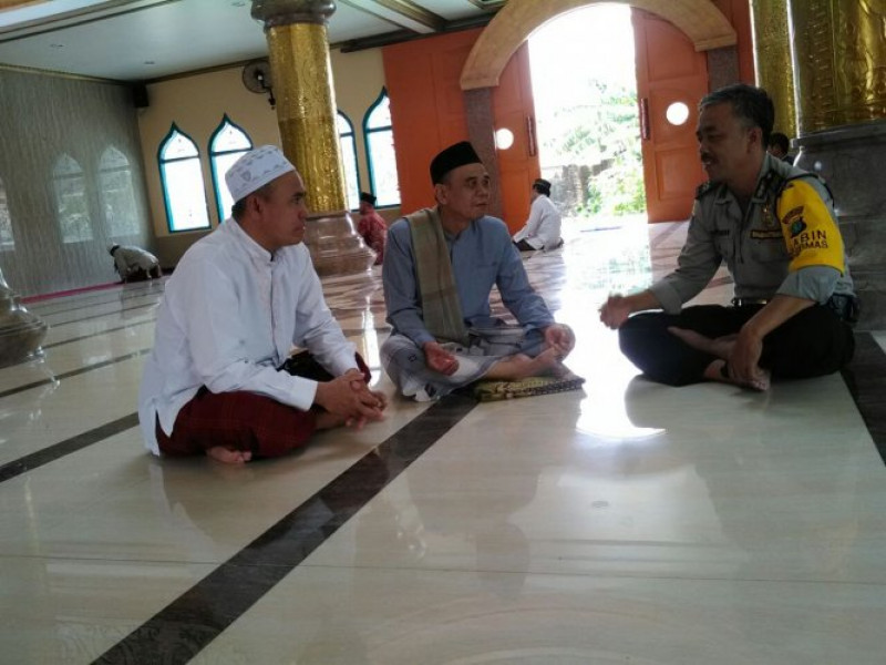 IMG-bhabikmatibmas-kelurahan-jurumudi-shalat-berjamaah-dengan-masyarakat-di-masjid-al-furqon